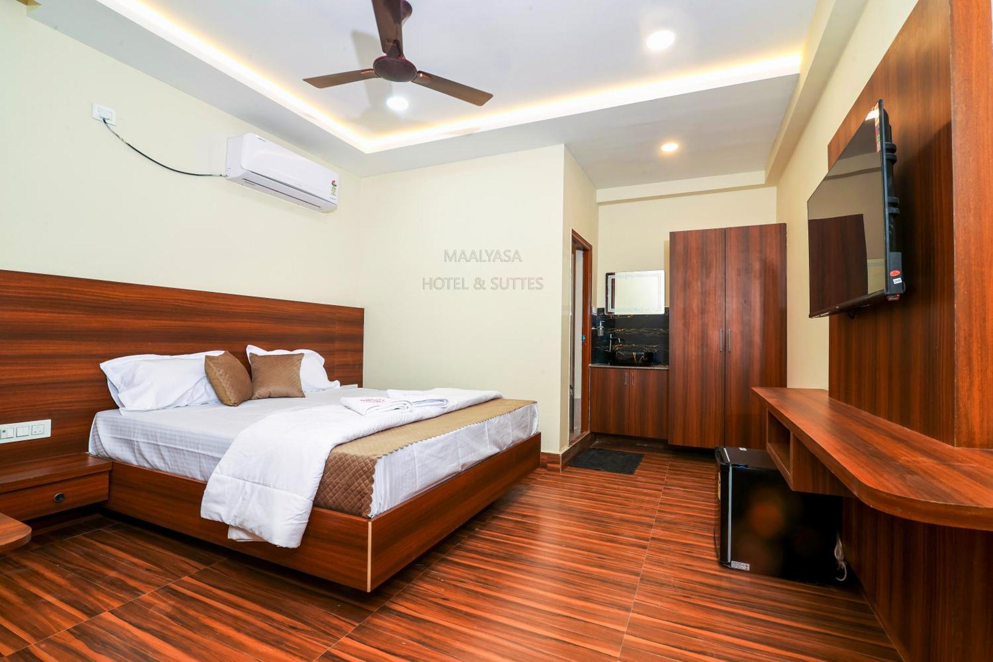 Maalyasa Hotel And Suites Haïdarabad Extérieur photo